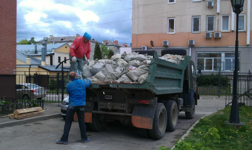 Вывоз строительного мусора в Лесне от 1663 руб. – ПроМусор