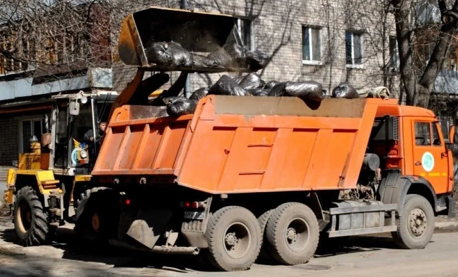 Вывоз мусора грузовым фургоном 5 тонн в Лесне – ПроМусор, аренда, цена от 1611 руб