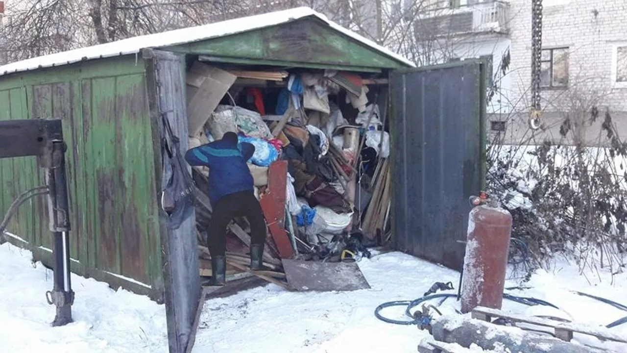Вывоз мусора из гаража с гарантией чистоты в Лесне в октябре