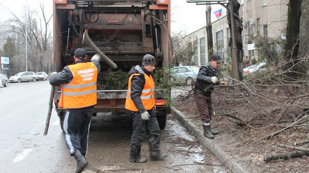 Уборка после стихийного бедствия в Лесне от 2963 руб